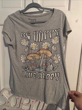 Wound Up Light Gray Crewneck Graphic Tee